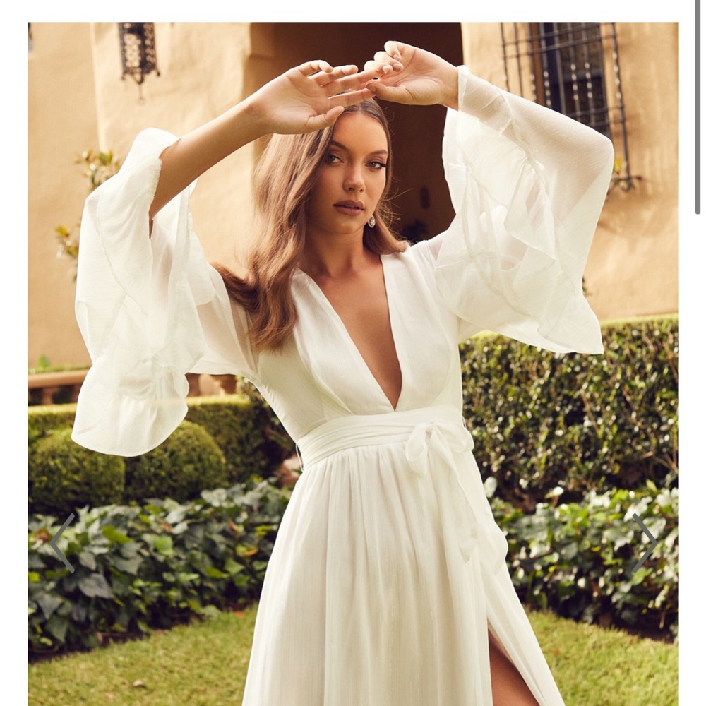 Dangerous Woman Maxi Dress in White ✨